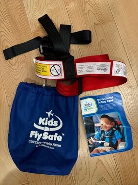 Kids FlySafe Caree Airline Safety Harness - Red w/ blue storage bag